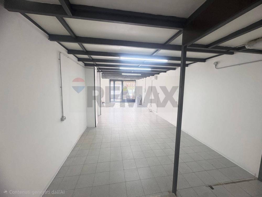 locale commerciale in vendita a Cosenza in zona Cosenza Vecchia