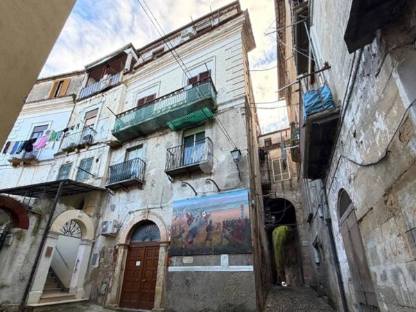 appartamento in vendita a Cosenza in zona Cosenza Vecchia