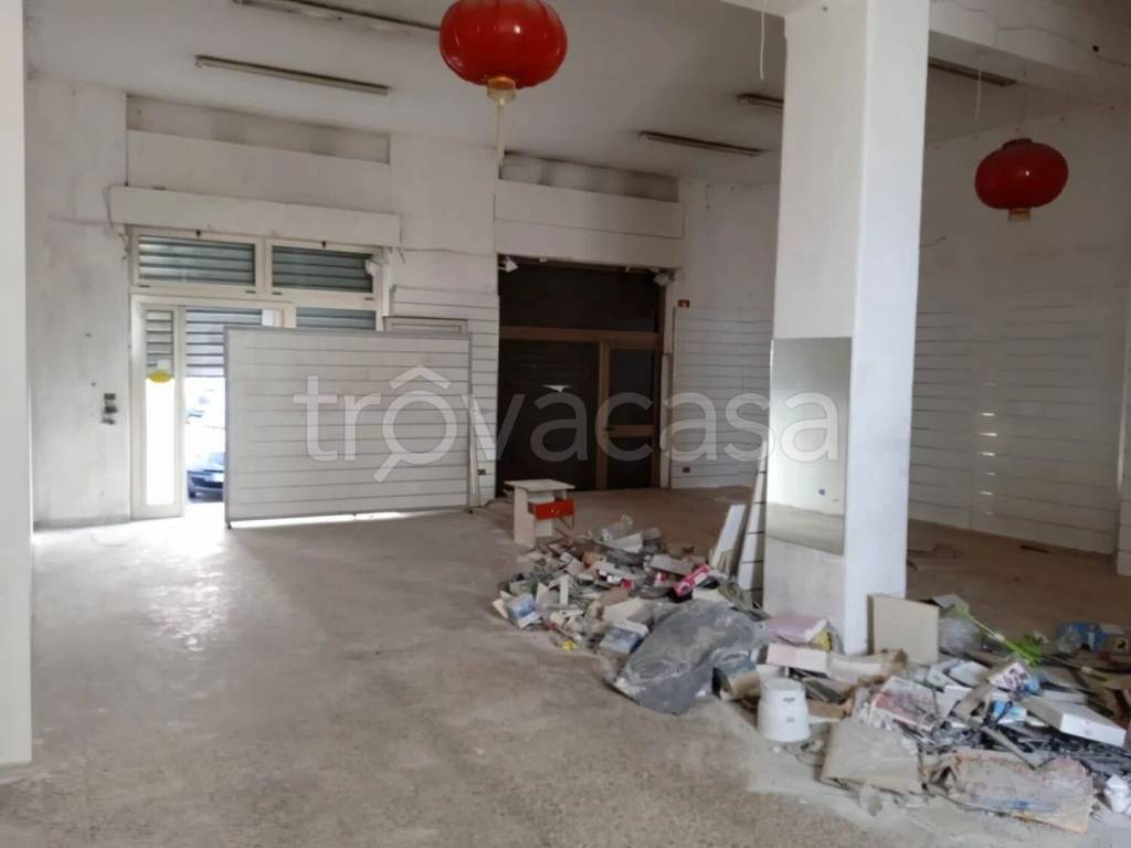 negozio in vendita a Cosenza