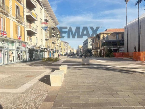 negozio in vendita a Cosenza