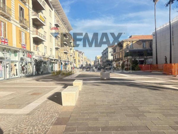 negozio in vendita a Cosenza