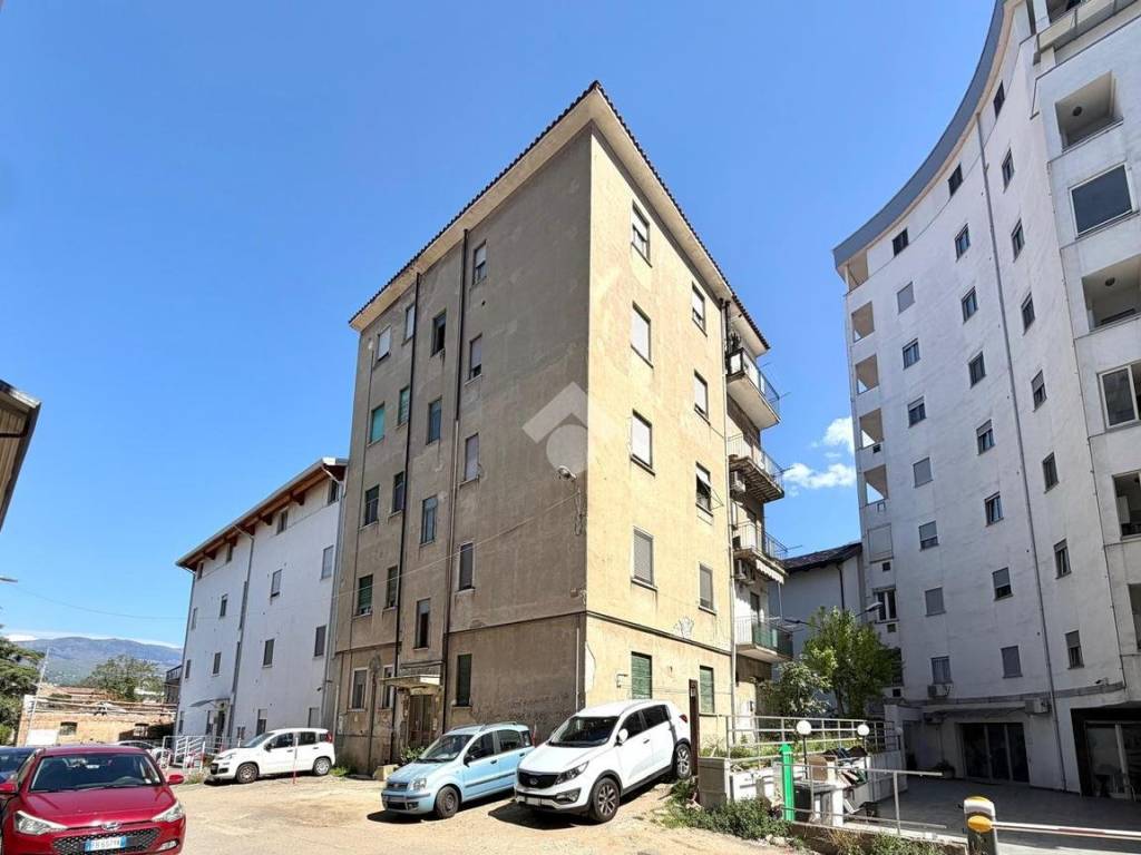appartamento in vendita a Cosenza in zona Cosenza Vecchia