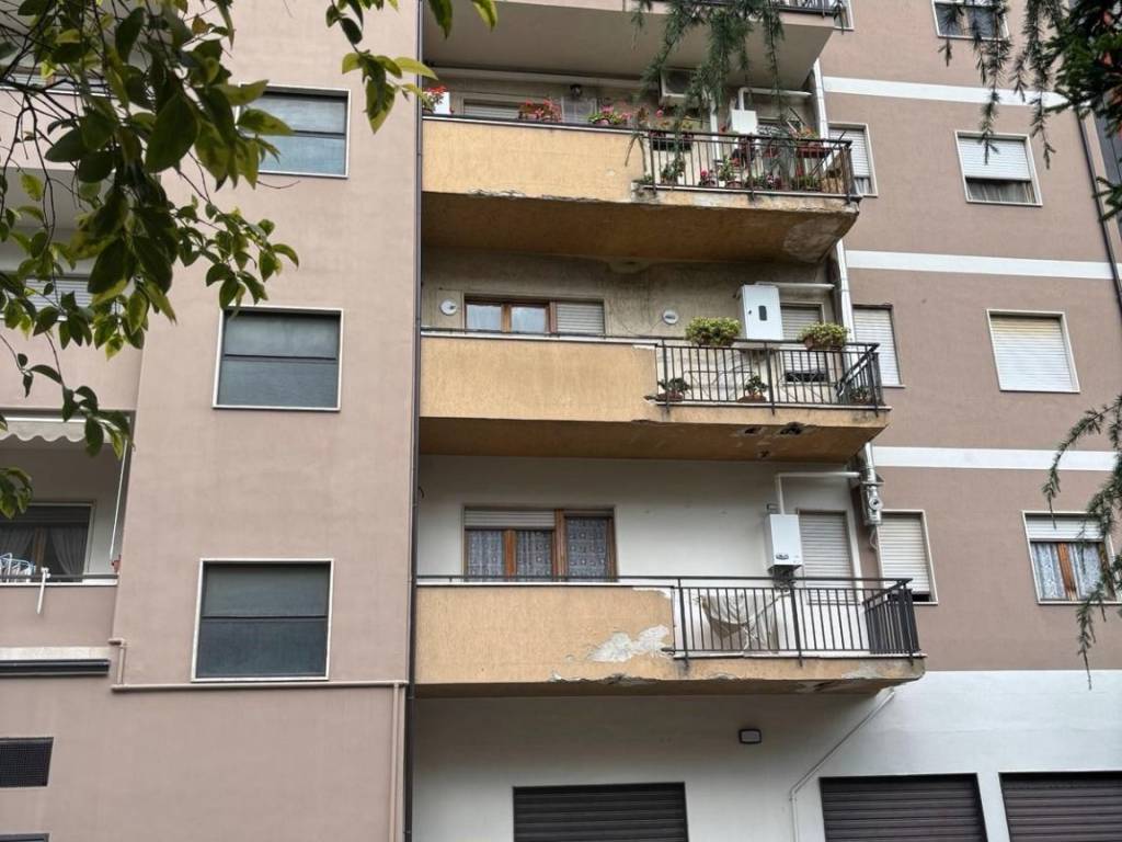 appartamento in vendita a Cosenza in zona Panebianco
