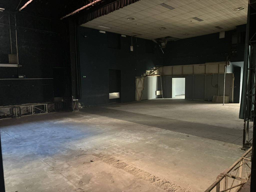 locale commerciale in vendita a Cosenza in zona Cosenza Vecchia