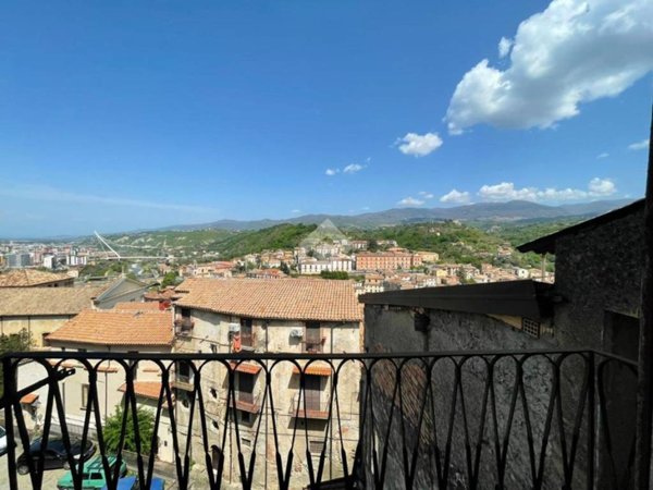 appartamento in vendita a Cosenza in zona Cosenza Vecchia