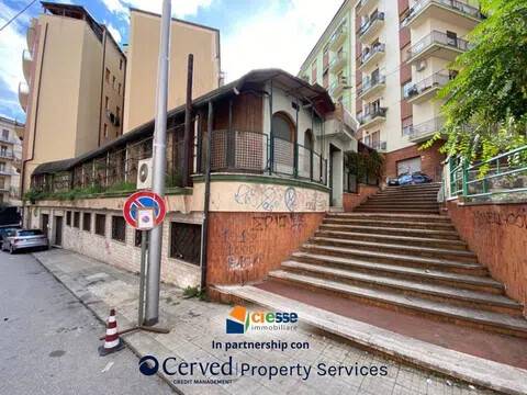 negozio in vendita a Cosenza in zona De Rada