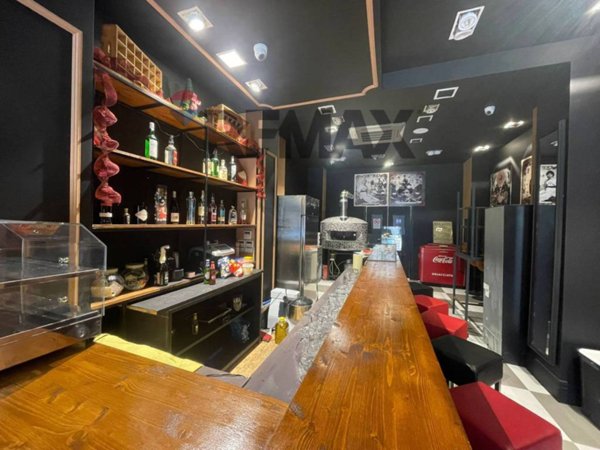 negozio in vendita a Cosenza in zona Cosenza Vecchia