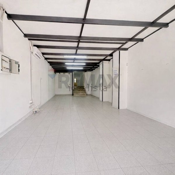 locale commerciale in vendita a Cosenza in zona Cosenza Vecchia