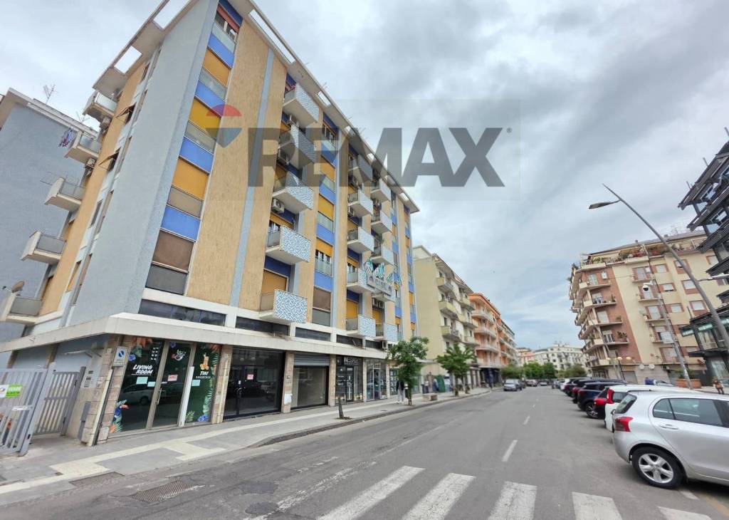 negozio in vendita a Cosenza in zona Cosenza Vecchia