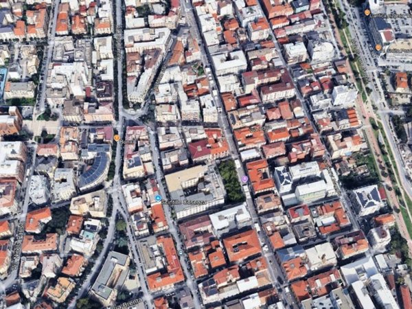 negozio in vendita a Cosenza in zona Cosenza Vecchia