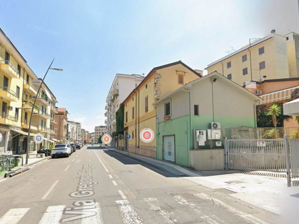 negozio in vendita a Cosenza