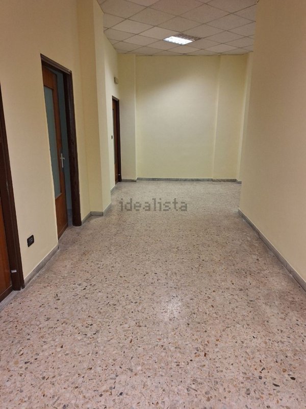 ufficio in vendita a Cosenza in zona Cosenza Vecchia