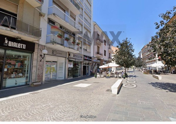 locale commerciale in vendita a Cosenza