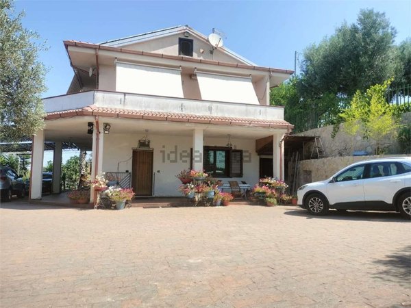 casa indipendente in vendita a Cosenza