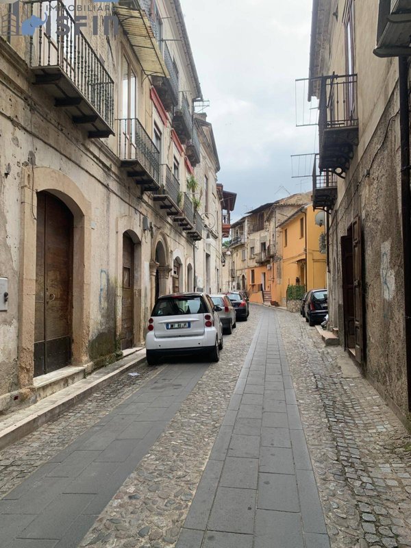 appartamento in vendita a Cosenza in zona Cosenza Vecchia