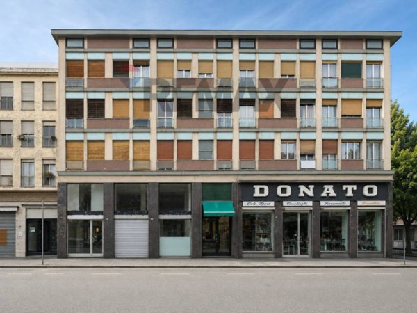 locale commerciale in vendita a Cosenza
