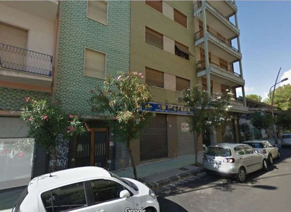 locale commerciale in vendita a Cosenza in zona Cosenza Vecchia