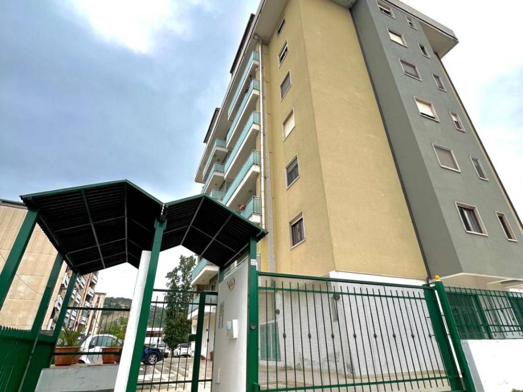 appartamento in vendita a Cosenza in zona Via Popilia