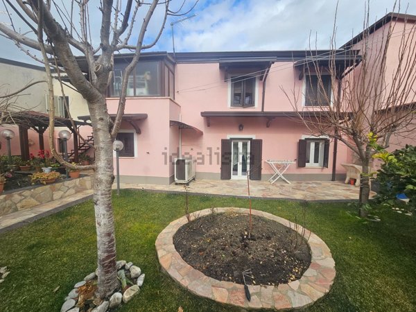 casa indipendente in vendita a Cosenza in zona Sant'Ippolito