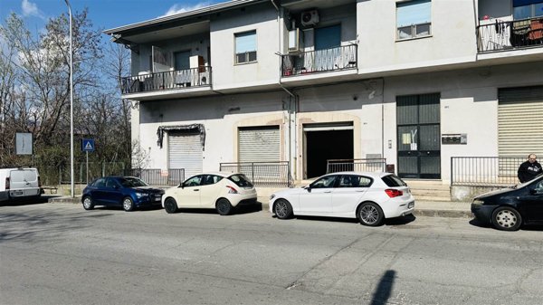 ufficio in vendita a Cosenza in zona Città 2000