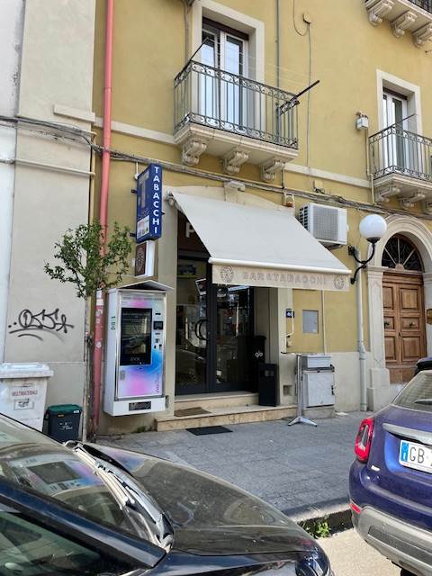 negozio in vendita a Cosenza