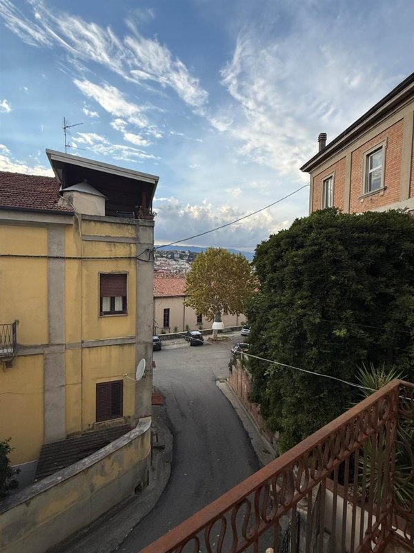 appartamento in vendita a Cosenza in zona Cosenza Vecchia