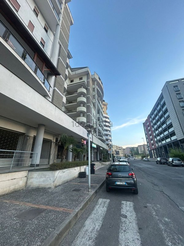 locale commerciale in vendita a Cosenza