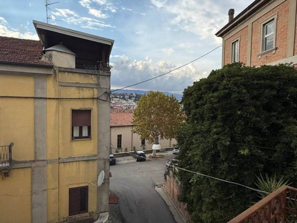 appartamento in vendita a Cosenza in zona Cosenza Vecchia