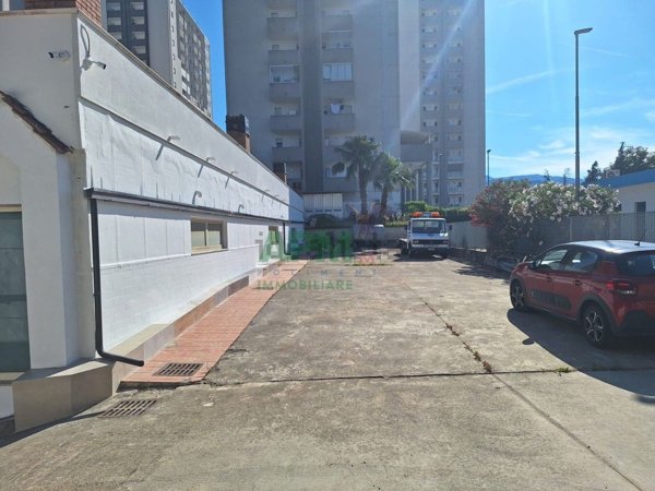 capannone in vendita a Cosenza in zona Città 2000