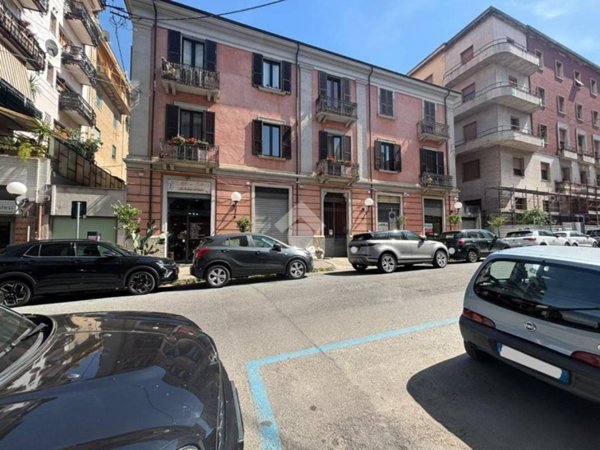 negozio in vendita a Cosenza in zona Cosenza Vecchia
