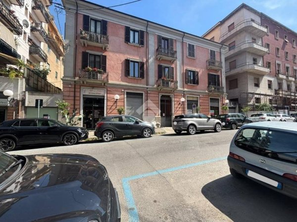 negozio in vendita a Cosenza in zona Cosenza Vecchia