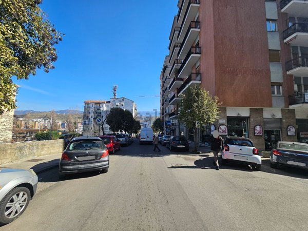 ufficio in vendita a Cosenza in zona Cosenza Vecchia