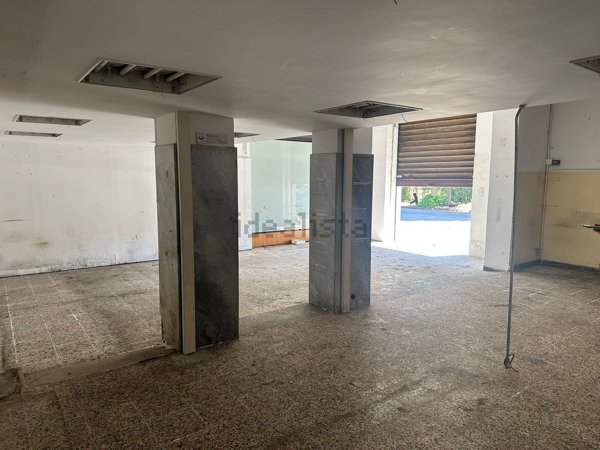 locale commerciale in vendita a Cosenza