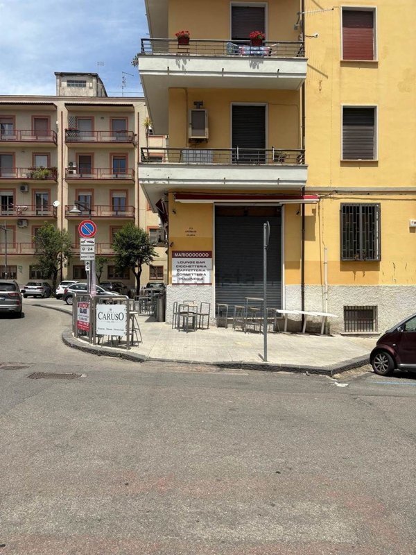 locale commerciale in vendita a Cosenza in zona Cosenza Vecchia