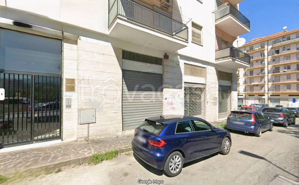 locale commerciale in vendita a Cosenza