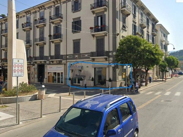 negozio in vendita a Cosenza