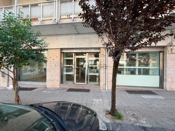 locale commerciale in vendita a Cosenza