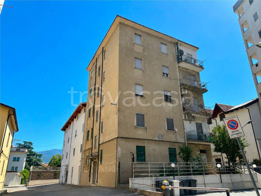 appartamento in vendita a Cosenza in zona Cosenza Vecchia