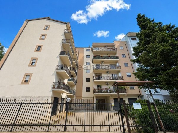appartamento in vendita a Cosenza in zona Panebianco