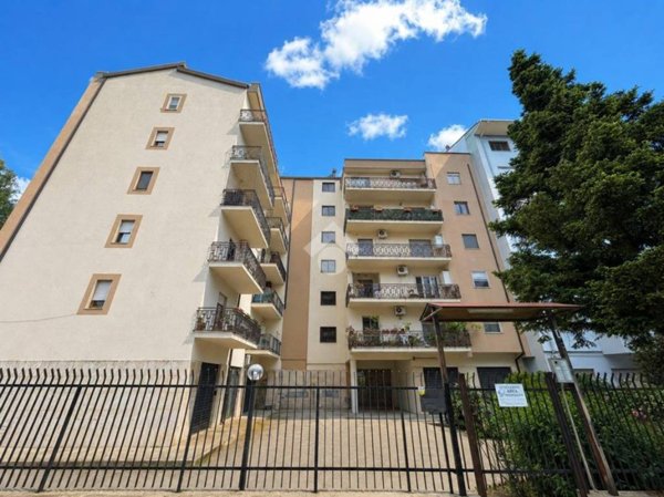 appartamento in vendita a Cosenza in zona Panebianco