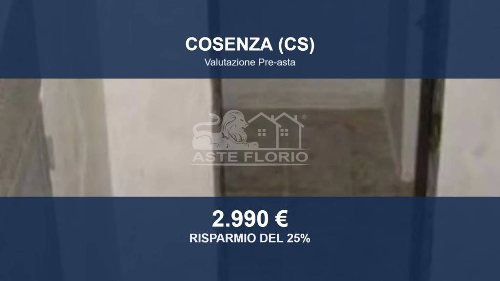 locale commerciale in vendita a Cosenza in zona Via Popilia