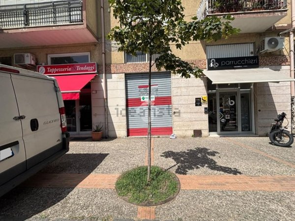 locale commerciale in vendita a Cosenza