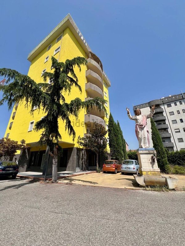 appartamento in vendita a Cosenza in zona Via Popilia