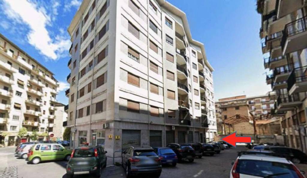 locale commerciale in vendita a Cosenza in zona Cosenza Vecchia