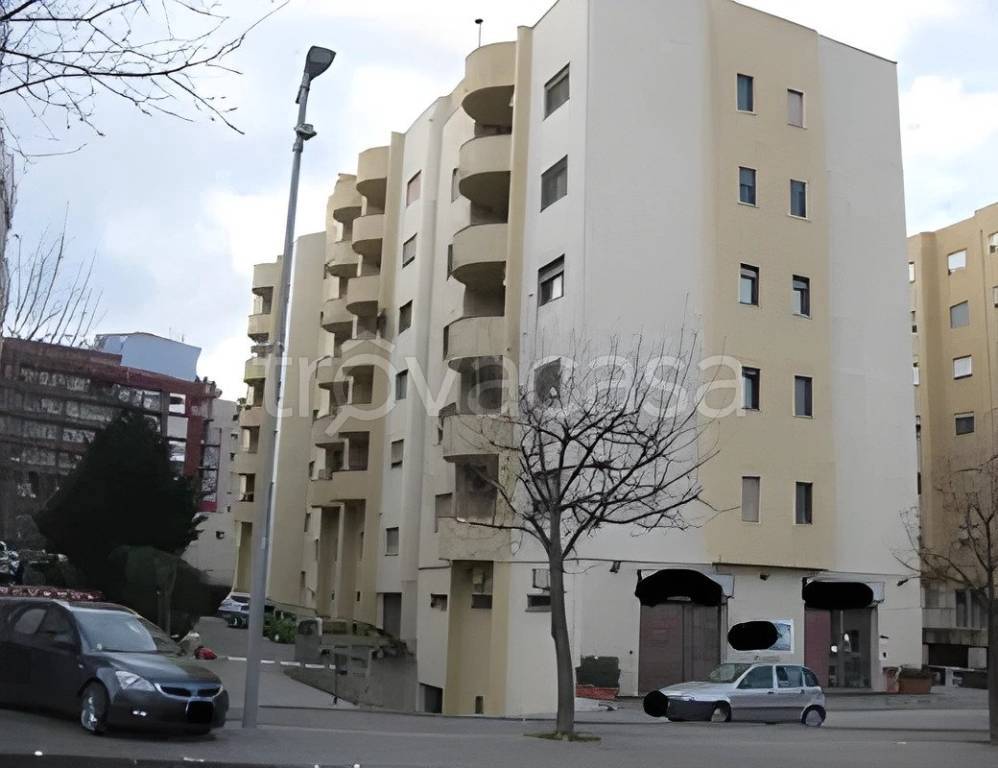 ufficio in vendita a Cosenza in zona Panebianco