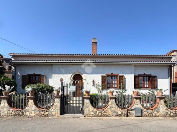 casa indipendente in vendita a Cosenza in zona Donnici