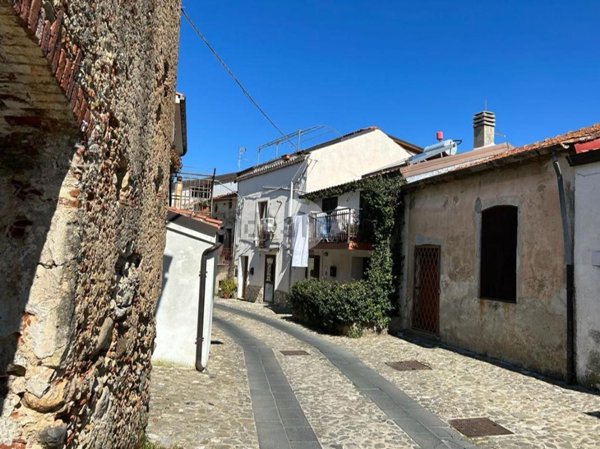 casa indipendente in vendita a Cosenza in zona Donnici