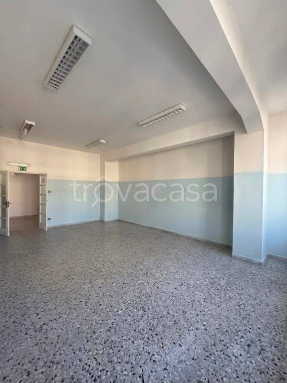 ufficio in vendita a Cosenza in zona Cosenza Vecchia