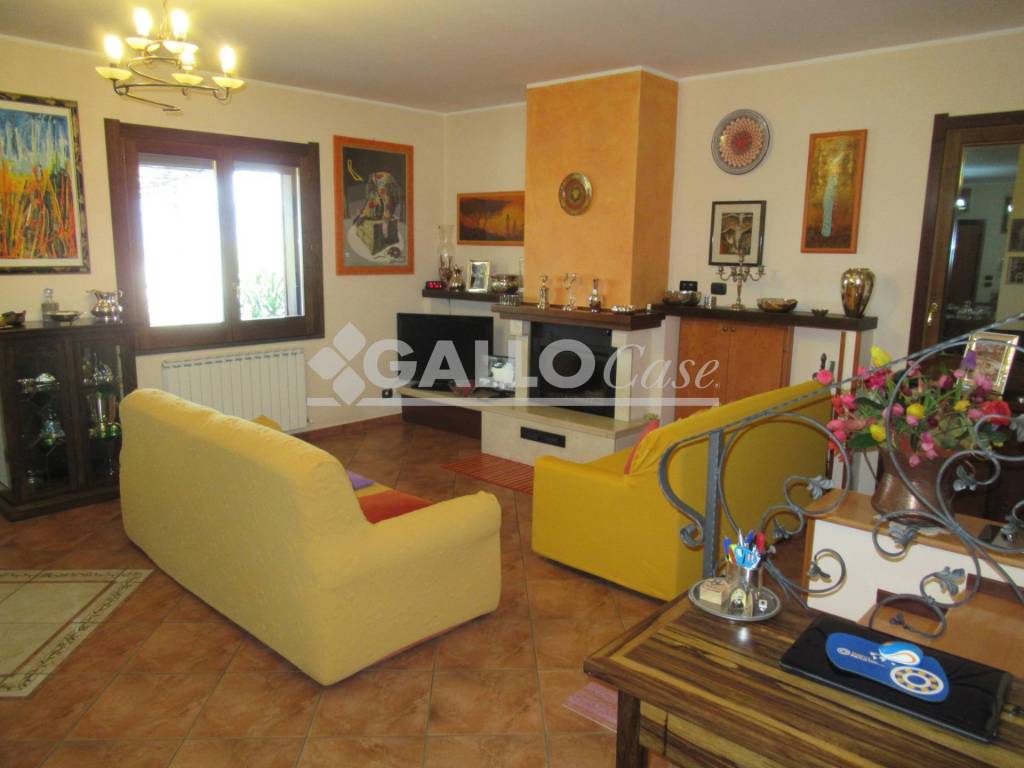 casa indipendente in vendita a Cosenza in zona Gergeri