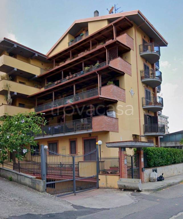 appartamento in vendita a Cosenza in zona Panebianco